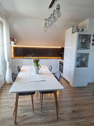 Eladó téglalakás, Szentendrén, Ady Endre úton 90 M Ft, 3 szobás