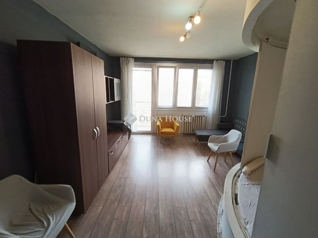 Eladó panellakás, Kecskeméten 37.5 M Ft, 1 szobás