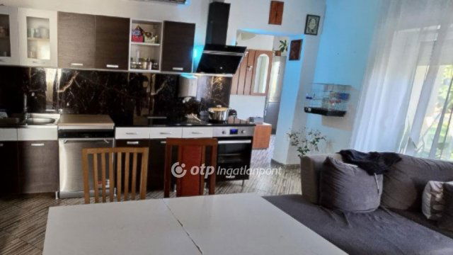 Eladó családi ház, Szaván 37.9 M Ft, 4 szobás