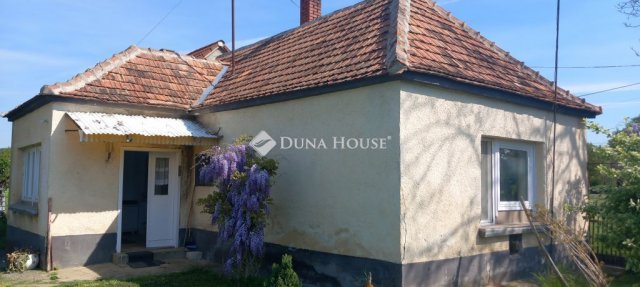 Eladó ikerház, Keszthelyen 29.9 M Ft, 1 szobás