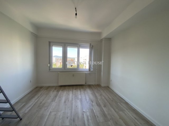 Eladó téglalakás, Budapesten, III. kerületben 94.5 M Ft