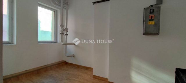 Eladó ipari ingatlan, Budapesten, III. kerületben 1526.392 M Ft