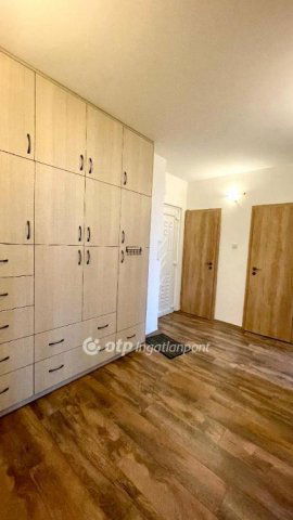 Eladó panellakás, Budapesten, III. kerületben 67 M Ft, 2 szobás