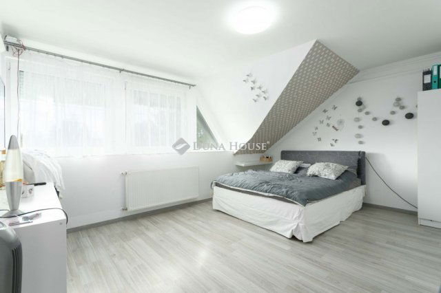 Eladó családi ház, Mosonmagyaróváron 142.9 M Ft, 6 szobás