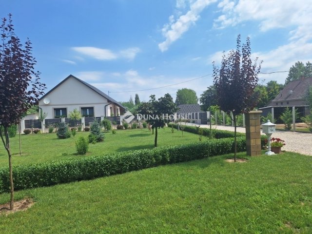 Eladó mezogazdasagi ingatlan, Kerekegyházán 180 M Ft, 3 szobás