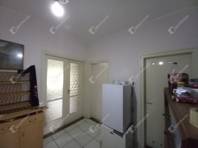Eladó családi ház, Szolnokon 57.95 M Ft, 4 szobás