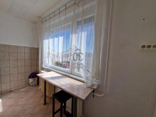 Eladó panellakás, Cegléden 41.5 M Ft, 2 szobás