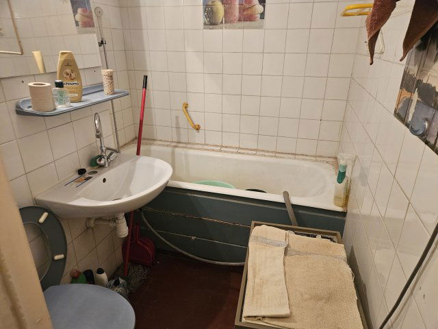 Eladó panellakás, Győrött 31.5 M Ft, 1 szobás