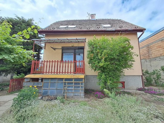 Eladó családi ház, Budapesten, XV. kerületben 152 M Ft, 4 szobás