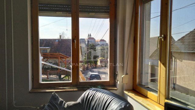 Kiadó családi ház, albérlet, Veszprémben 220 E Ft / hó