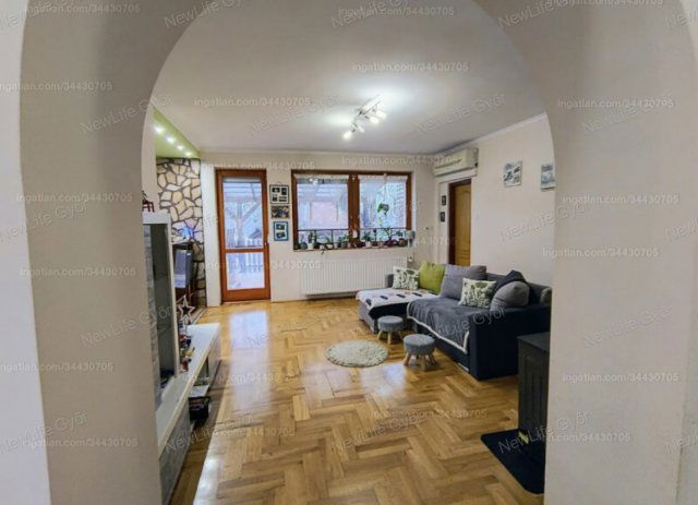 Eladó családi ház, Soboron 67.99 M Ft, 6 szobás