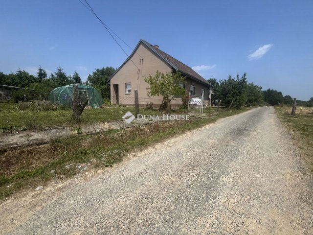 Eladó családi ház, Szentgotthárdon 49.6 M Ft, 4 szobás