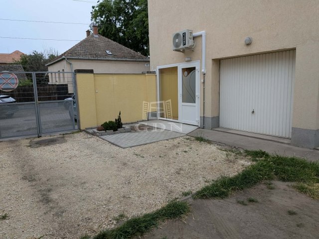 Kiadó garázs, Szegeden 30 E Ft / hó / költözzbe.hu