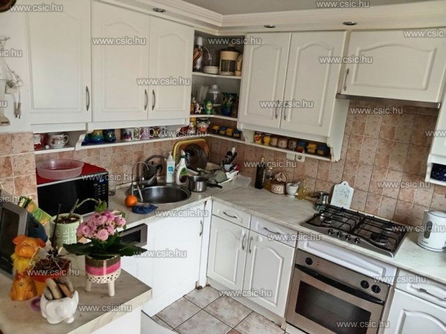 Eladó családi ház, Verőcén 115 M Ft, 5 szobás