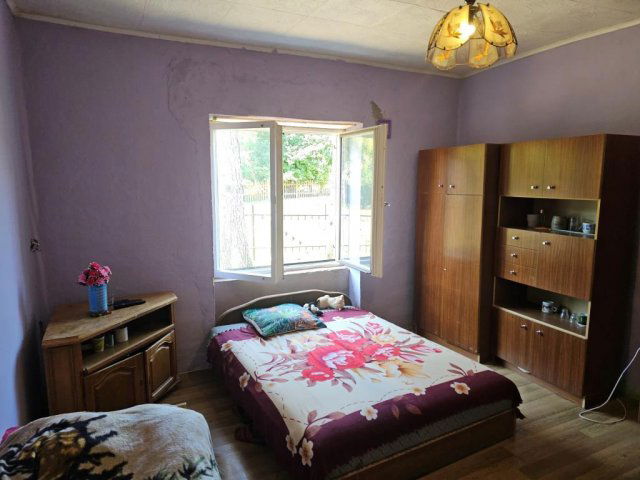 Eladó családi ház, Göllén 8 M Ft, 2+1 szobás