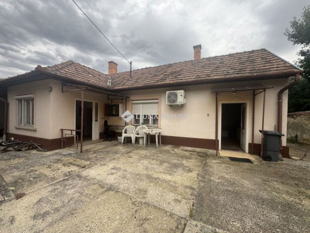 Eladó családi ház, Nagykőrösön, Kecskeméti úton 34.99 M Ft