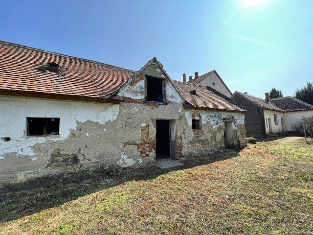 Eladó családi ház, Sárváron, Sársziget utcában 24 M Ft