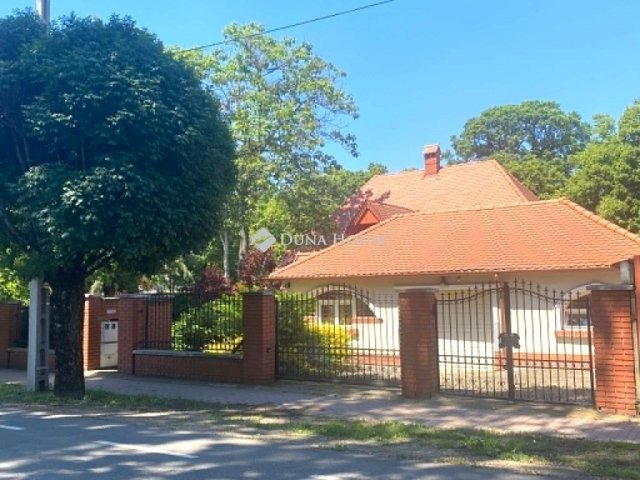 Eladó családi ház, Orosházán 69.9 M Ft, 2 szobás