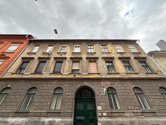 Eladó üzlethelyiség, VIII. kerületben, Leonardo da Vinci utcában