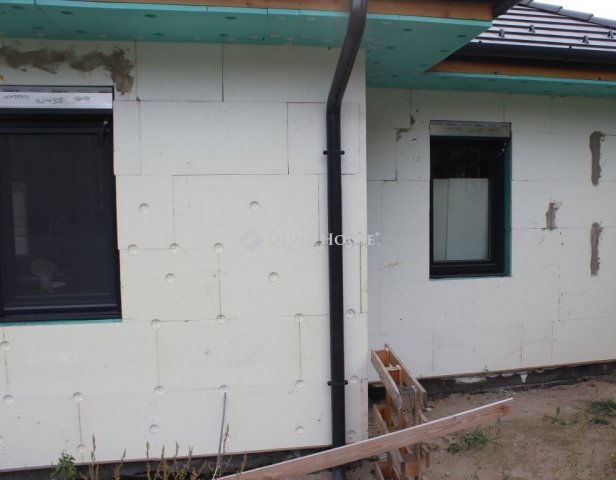 Eladó családi ház, Gödön 121.9 M Ft, 3 szobás