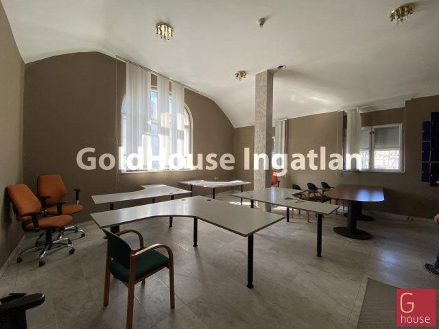 Kiadó üzlethelyiség, Budapesten, III. kerületben, Kolosy téren
