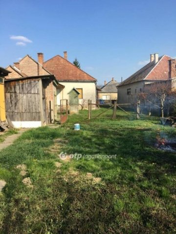 Eladó családi ház, Felsőszentmártonon 20 M Ft, 4 szobás