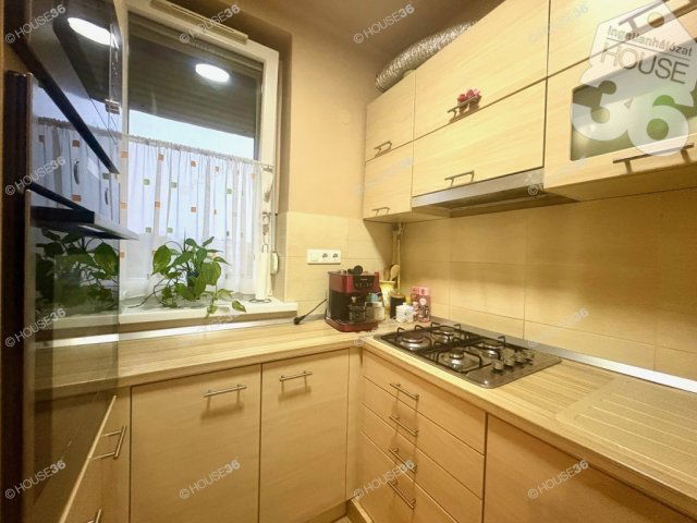 Eladó téglalakás, Nagykőrösön 38.9 M Ft, 3 szobás