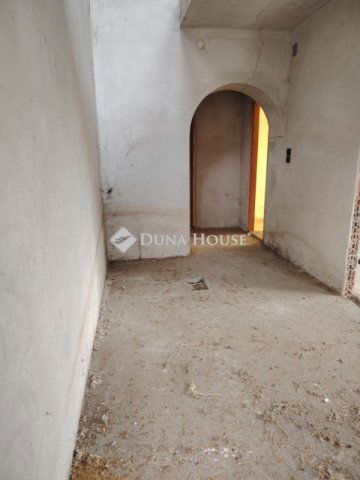 Eladó családi ház, Ruzsán 55 M Ft, 4 szobás