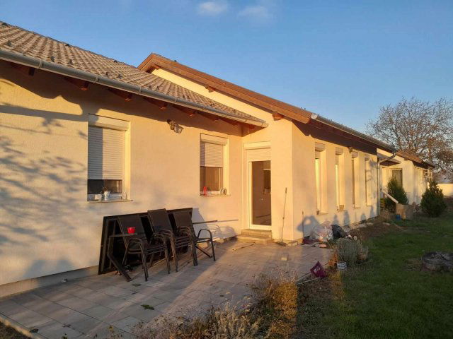 Eladó ikerház, Érden 89.99 M Ft, 4 szobás / költözzbe.hu