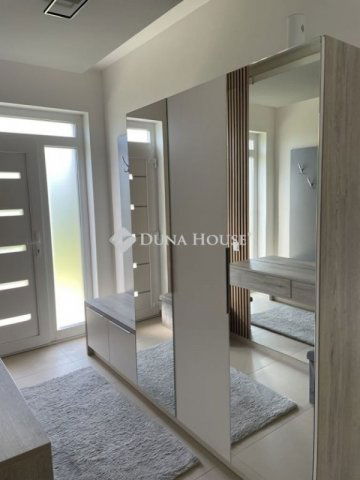 Eladó ikerház, Veresegyházon 229 M Ft, 5 szobás