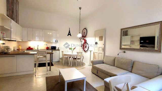 Eladó téglalakás, Budapesten, V. kerületben 189 M Ft, 3 szobás