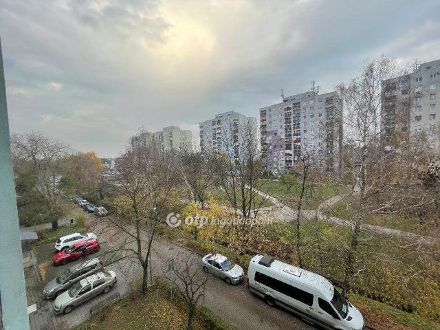 Eladó panellakás, Nyíregyházán 37.8 M Ft, 2 szobás