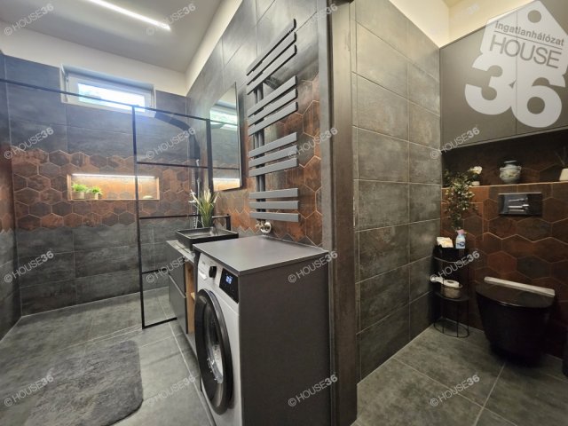 Eladó téglalakás, Kecskeméten 70.9 M Ft, 2 szobás