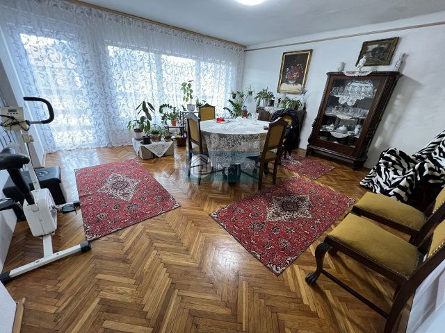Eladó családi ház, Arlón 27.5 M Ft, 5 szobás