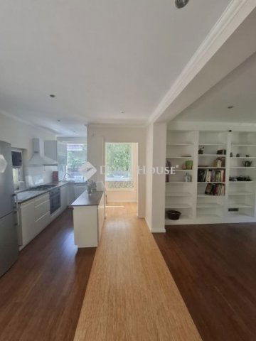 Eladó családi ház, Gödöllőn 129.99 M Ft, 5 szobás