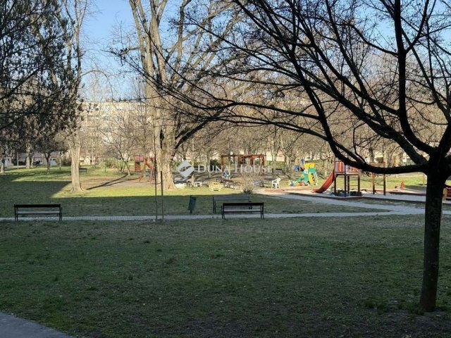 Eladó panellakás, Százhalombattán 59.9 M Ft, 2 szobás