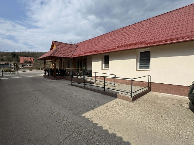 Eladó üzlethelyiség, Karancsalján 160 M Ft, 6 szobás