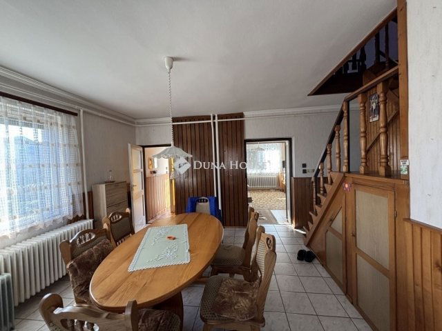 Eladó családi ház, Süttőn 71.5 M Ft, 4 szobás