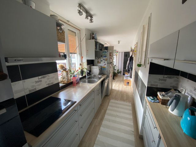 Eladó családi ház, Nagyvenyimen 54.9 M Ft, 2+1 szobás