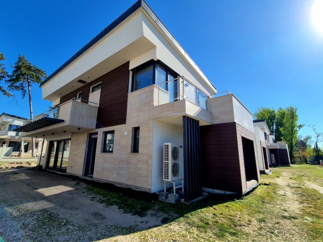 Eladó családi ház, Siófokon, Baross Gábor utcában 230 M Ft