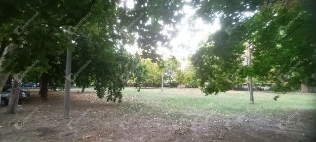 Eladó panellakás, Szegeden 49.9 M Ft, 3 szobás