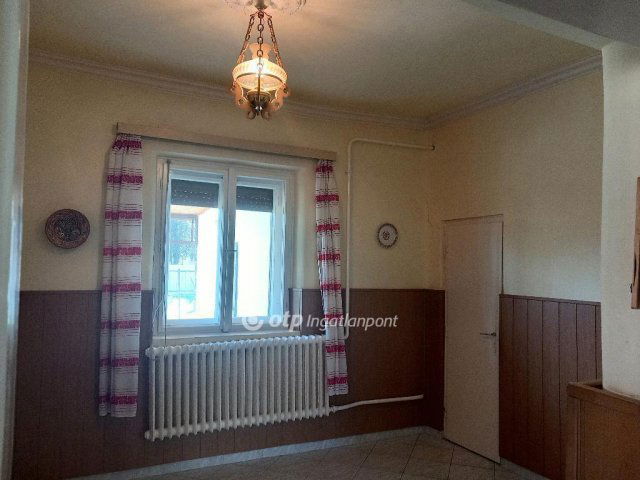 Eladó családi ház, Mikepércsen 58.99 M Ft, 2 szobás