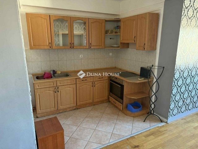 Eladó téglalakás, Pécsett 48 M Ft, 2 szobás