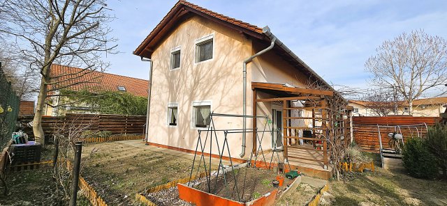 Eladó sorház, Szigetszentmiklóson 79 M Ft, 4 szobás