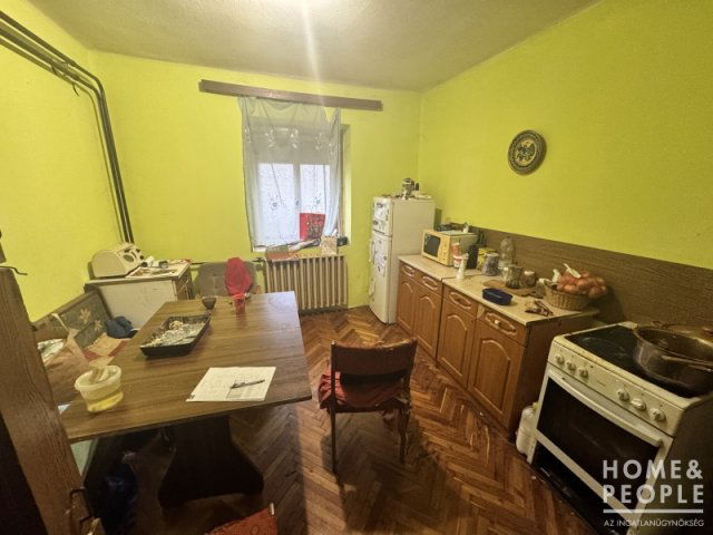 Eladó családi ház, Földeákon 30 M Ft, 4 szobás