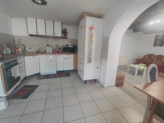 Eladó családi ház, Bokodon 40.9 M Ft, 2 szobás