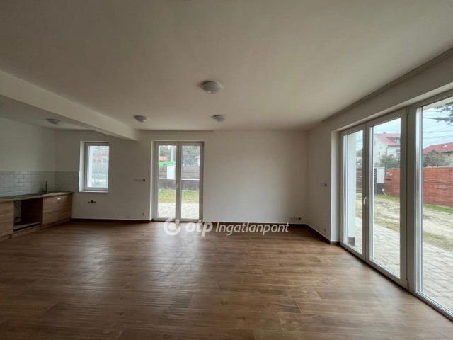 Eladó ikerház, Gödön 90 M Ft, 4 szobás / költözzbe.hu
