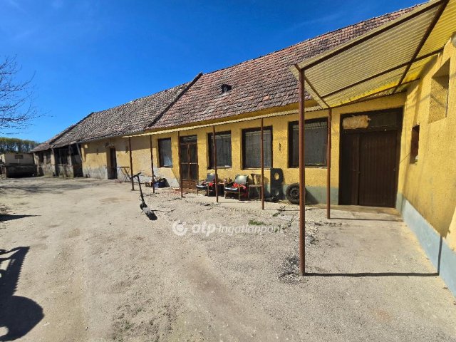 Eladó családi ház, Takácsin 19.9 M Ft, 3 szobás