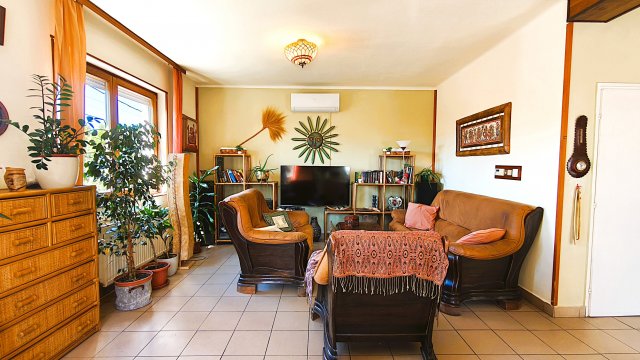 Eladó családi ház, Veresegyházon 159 M Ft, 6 szobás