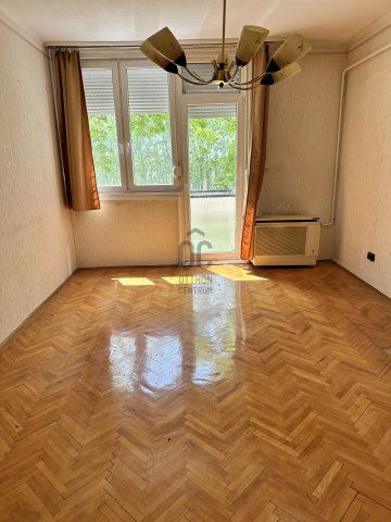 Eladó téglalakás, Szolnokon 21.9 M Ft, 2 szobás